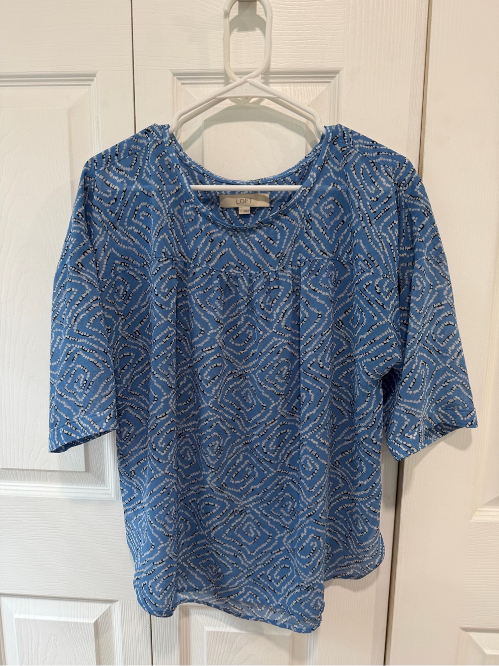 LOFT Blue Geometric Short-Sleeve Blouse